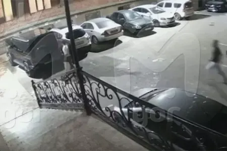 Rusiyalı MMA döyüşçüsü küçədə güllələndi - Anbaan video