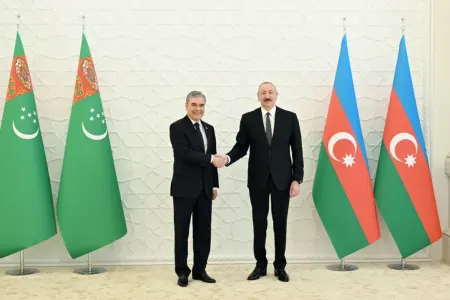 İlham Əliyev Berdiməhəmmədovla görüşdü - FOTOLAR