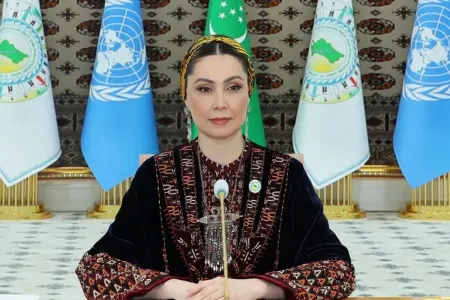 Berdiməhəmmədovun qızı Bakı Kitab Mərkəzində olub