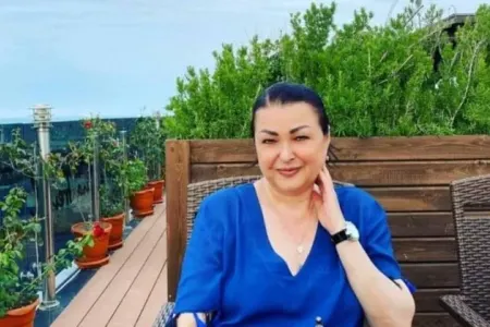 Firəngiz Mütəllimova Şuşadakı evini göstərdi - FOTO