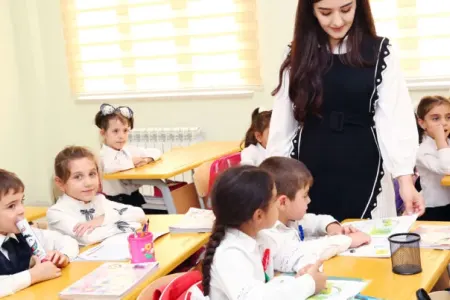 Repetitorlu yay mövsümü: - Uşaqlar niyə istirahət etmir?