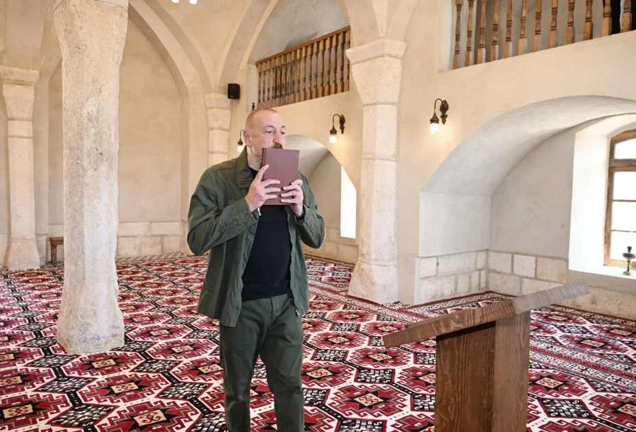 Prezident tarixi məscidin açılışında - İŞTİRAK ETDİ