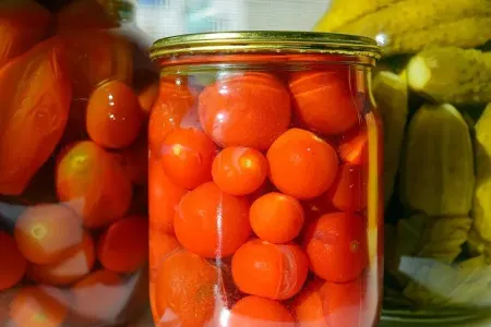 İndi pomidorlar duzlandıqda partlamayacaq: - Sadəcə bu üsulu yoxlayın