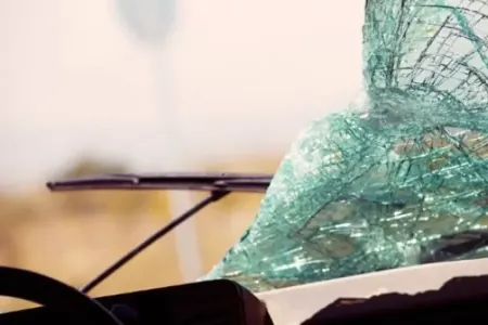 Ata maşını aşırdı, oğlu xəsarət aldı - Foto