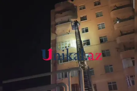 Sumqayıtda bina yanır, sakinlər təxliyə edilir