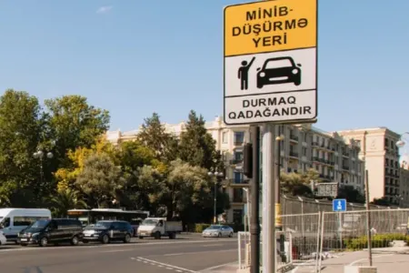Bakıda taksilər üçün minib-düşmə yerləri yaradıldı