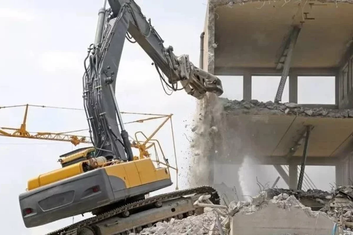 Bakıda “kazak kəndi” sökülür