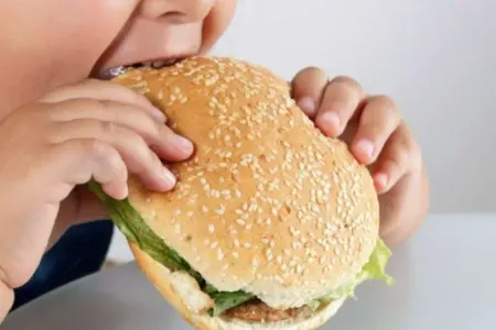 Uşaqlarda artıq çəki təhlükəli ola bilər