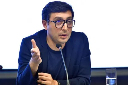 Fərid Qayıbov: - “Üzgüçülük sahəsində inkişaf dinamikası müşahidə olunur”