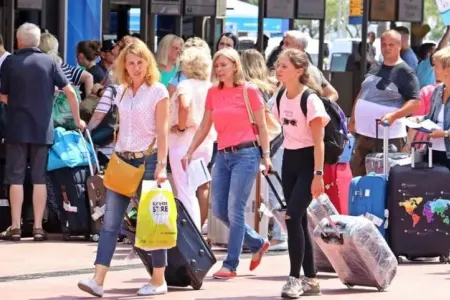 Rusiya turist axınını bu ölkələrə - AZALDACAQ