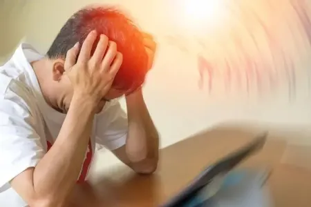 Baş ağrısının səssiz səbəbləri: 5 əlamətə diqqət!