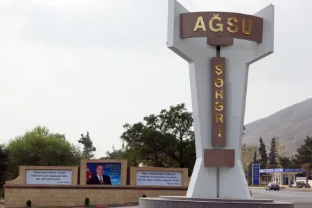 Ağsuda qardaş qardaşı - BIÇAQLADI