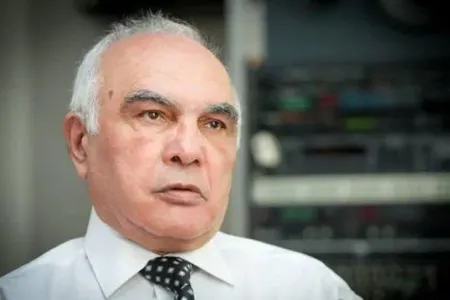 Məşhur bəstəkar sağ ikən özünə məzar yeri aldı - VİDEO