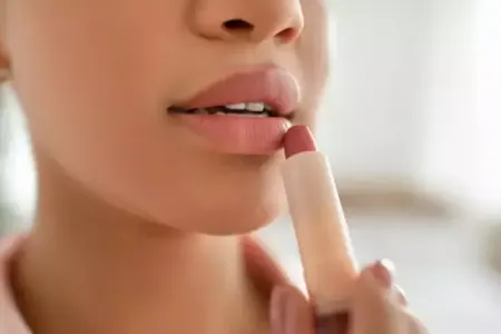 Diqqət: Bu əlamətlər pomadanın ziyanlı olduğunu göstərir