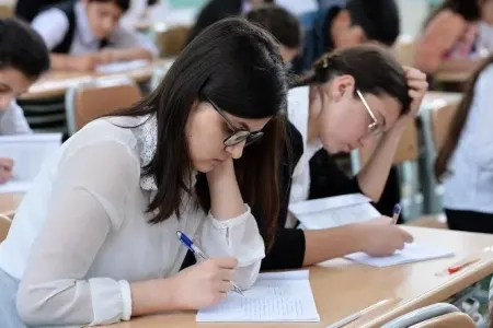 Magistraturada boş qalan yerlər - REKORD HƏDDƏ ÇATDI