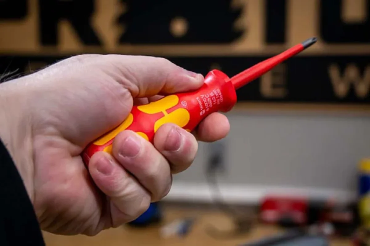 Neftçalada DƏHŞƏT: qayınatasını və arvadını vintaçanla deşdi