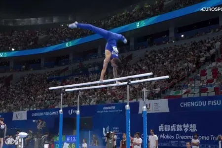 Gimnast yarış zamanı yıxılaraq komaya düşdü
