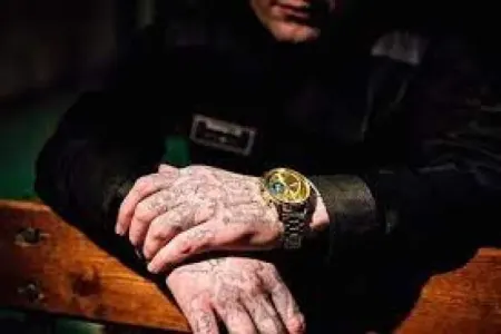 Kriminal avtoritetin evindən onların şəkilləri çıxdı