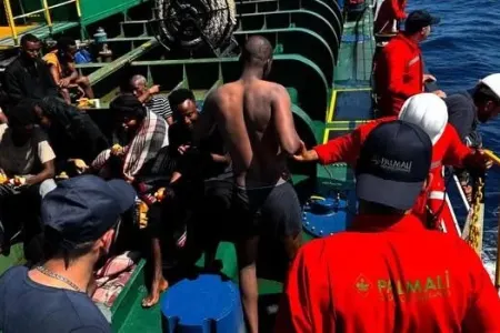 "Mübariz İbrahimov" gəmisi miqrantları xilas etdi