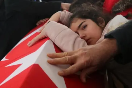 Türkiyədə 2 hərbçi qızdırmadan öldü