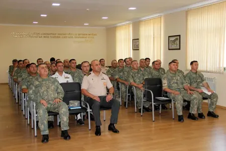 Hərbi Polis İdarəsində qoşun xidmətinin təşkili üzrə seminar keçirildi