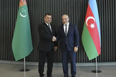 Türkmənistanla Birgə Hökumətlərarası Komissiyanın iclası keçirildi