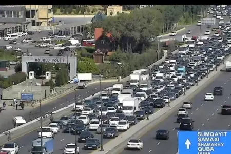 Bakıda iki istiqamətdə sıxlıq müşahidə olunur
