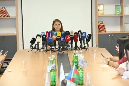 Məktəbli geyim formaları TƏSDİQLƏNDİ: - Valideynlərə müraciət