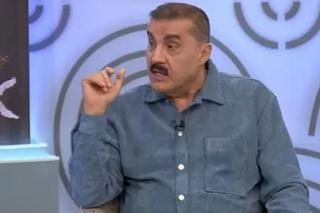 “Bığıma rəng qoysam da, əcəb edirəm, sizə nə var?!”