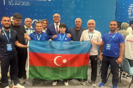 Azərbaycan komandası Avropa birinciliyində üçüncü oldu