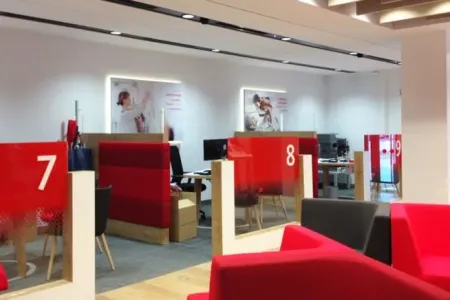 Bu bank minlərlə işçini işdən çıxarır