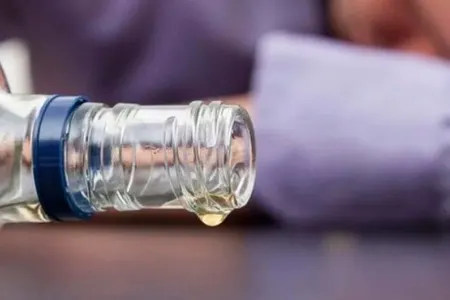 Arıqlamaq üçün sirkə turşusu içdi - Zəhərlənərək öldü