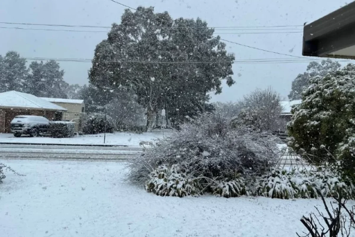Bu ölkəyə güclü qar yağdı, uşaqlar qartopu oynadılar