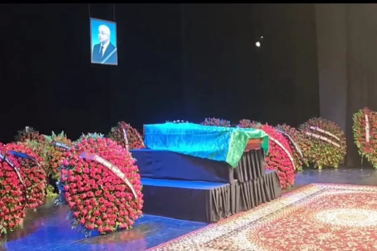 Xalq yazıçısı Elçin Əfəndiyevlə vida mərasimi keçirilir