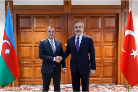 Hakan Fidan ilə Ceyhun Bayramov regional məsələləri müzakirə etdilər