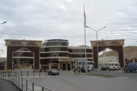 Qırmızı Körpüdə 120 avtomobil gözləyir - AYNA