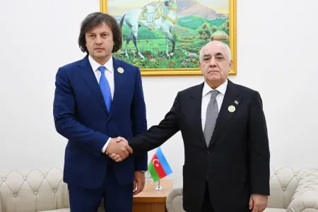 Əli Əsədov Kobaxidze ilə görüşdü