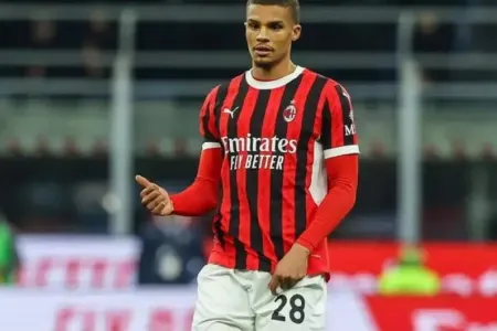 "Milan" İngiltərə klubunun təklifini rədd etdi