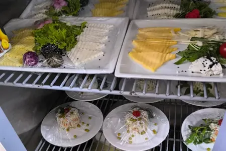 “İzmir” restoranında nöqsanlar aşkarlandı - Fotolar