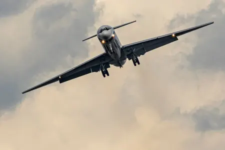 Rusiyada təyyarə təcili eniş etdi