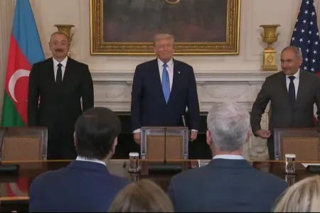 Ağ Evdəki birgə mətbuat konfransı başa çatdı