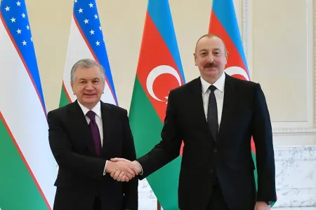 İlham Əliyev Özbəkistan Prezidentinə zəng etdi