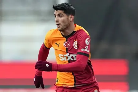 "Qalatasaray" məşhur hücumçusu ilə vidalaşdı