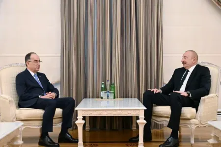 İlham Əliyev Albaniya Prezidentini Vaşinqton görüşü barədə məlumatlandırdı