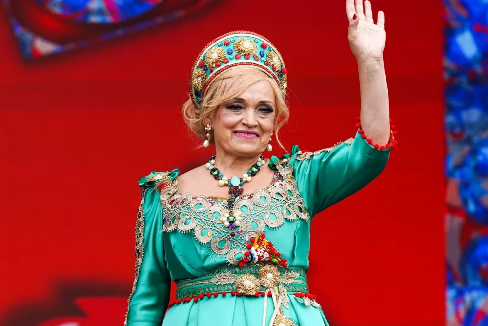 66 yaşlı Xalq artistinin saçları satışa çıxarıldı - FOTO