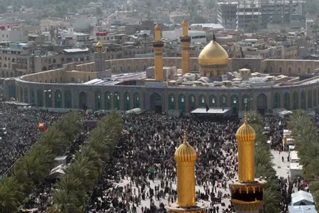 Kərbəlaya gedən zəvvarları aldadıb yarıyolda qoydular - VİDEO