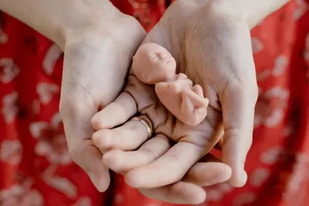 Azərbaycanda 72 yeniyetmə abort etdirib - RƏSMİ