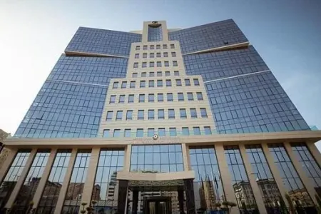 Nazirlik binasının şüşələrini 248 min manata təmizlətdirəcək