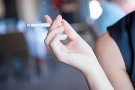 Siqaret çəkən qadınlarla bağlı statistika açıqlandı