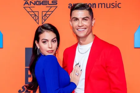 Ronaldonun Corcinaya aldığı nişan üzüyünün qiyməti açıqlandı - FOTO